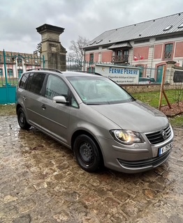 VOLKSWAGEN TOURAN