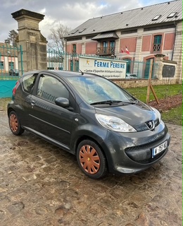 PEUGEOT 107